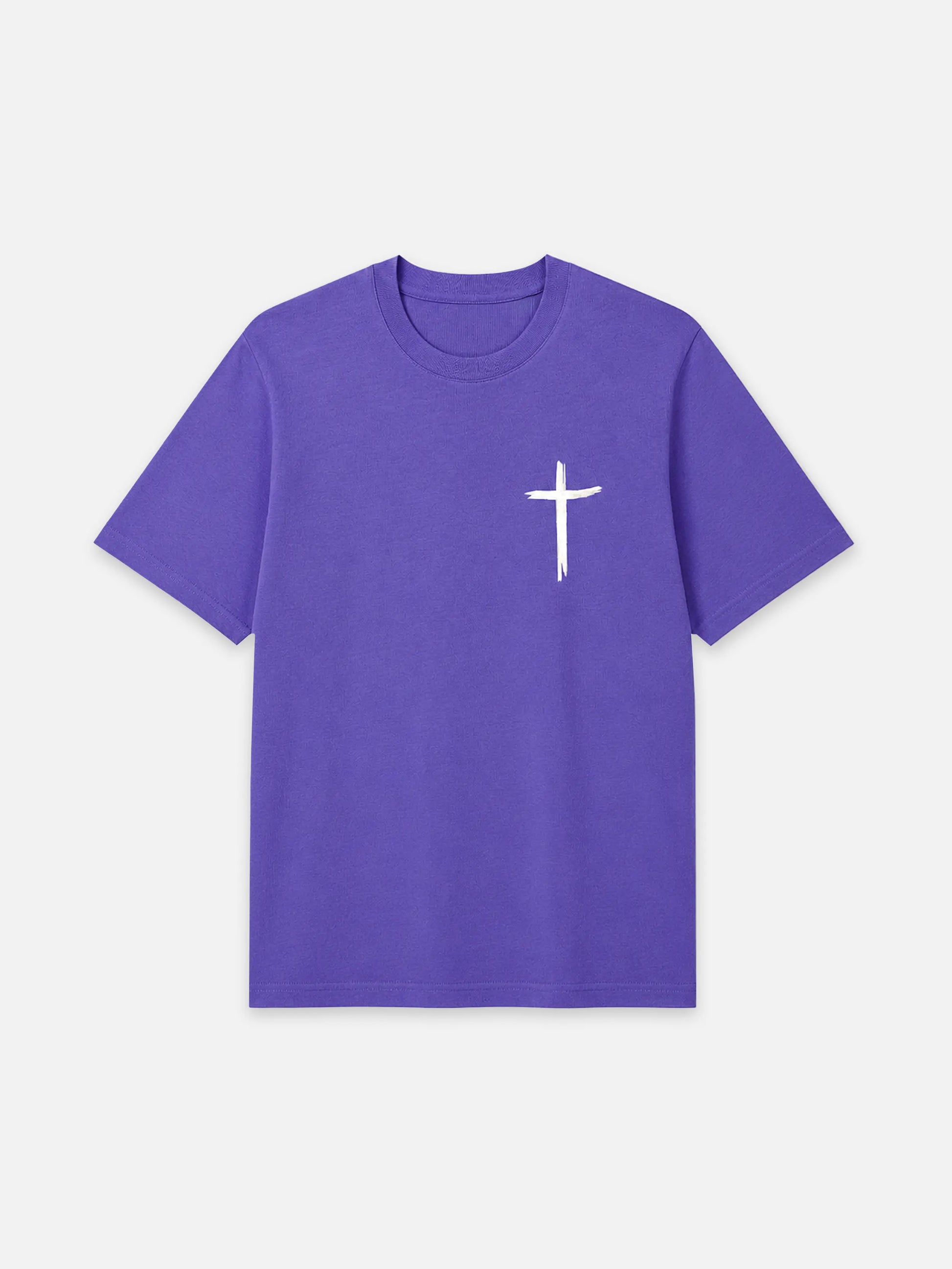 Frontansicht des violetten Source Mode Fearless T-Shirts mit weißem Kreuz Print auf der Brust. Christliche Streetwear als Symbol für Jesus, Glaube, Mut, Stärke und Gottes Gegenwart.